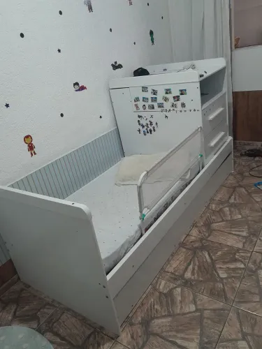 Cama Infantil Multifuncional com Cômoda e Grade - Desapego!