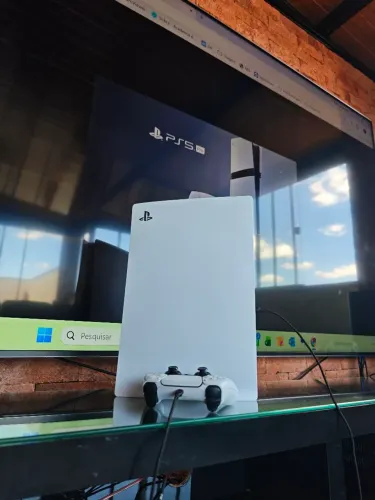PS5 Fat na Caixa com Leitor de discos e 1 Joystick