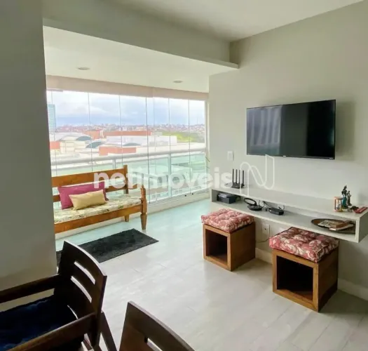 Apartamento mobiliado e reformado em frente ao Salvador Shopping área mais valorizada de