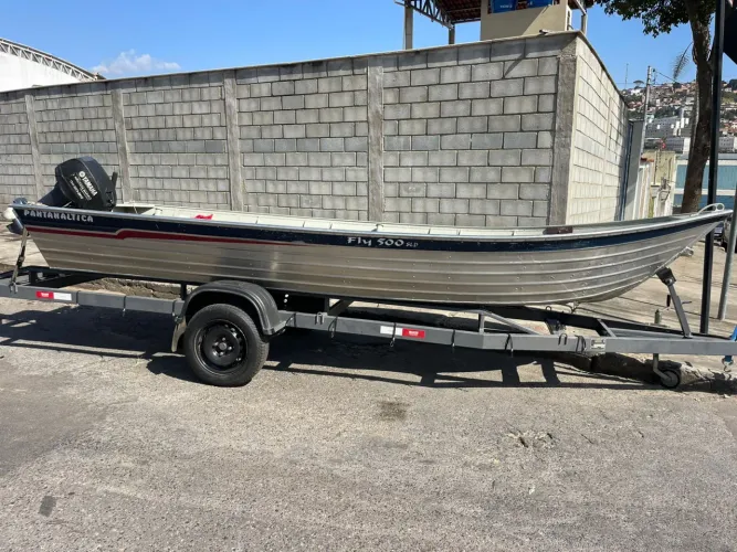 Vendo conjunto: barco, motor e carretinha.