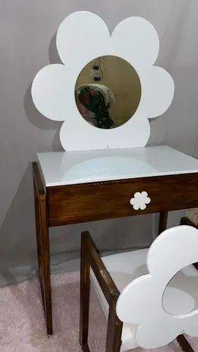 Penteadeira Margarida ?