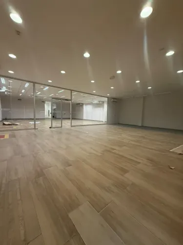 Centro comercial para aluguel tem 456 metros quadrados em Montese - Fortaleza - CE