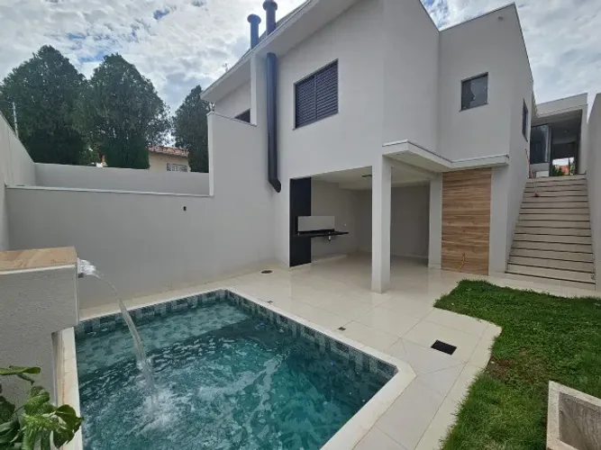 casa com piscina 3 quatos sendo 01 suite closet lavabo