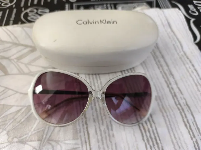 Óculos de sol feminino Calvin Klein