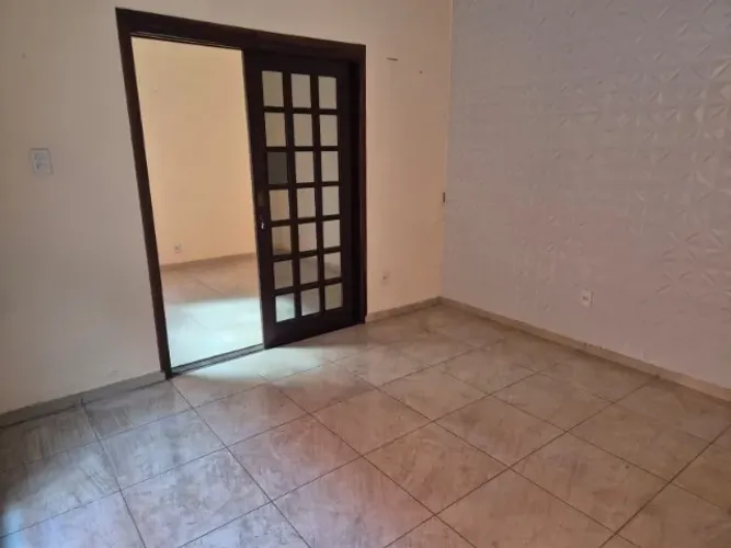 Casa em Nova Iguaçu, bairro Kennedy próximo Rua F