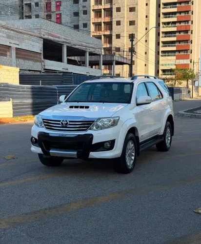 Toyota Hilux SW4 SRV D4-d 4X4 3.0 TDI Dies. AUT 2013