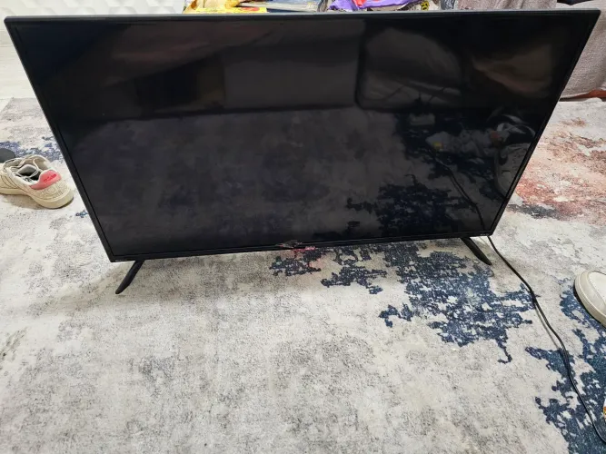 TELEVISÃO PHILCO 42" TELA QUEBRADA