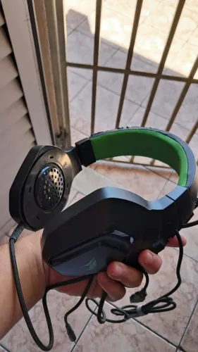 FONE DE OUVIDO COM MICROFONE (COMPUTADOR)