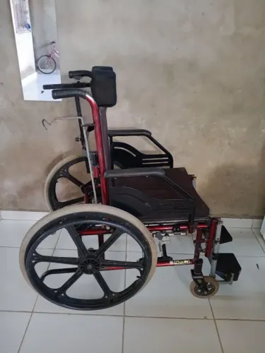 Vende-se essa cadeira de roda da marcar prolife