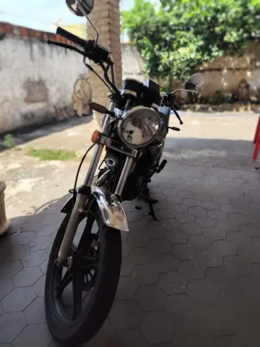 VENDO SUZUKI INTRUDER 