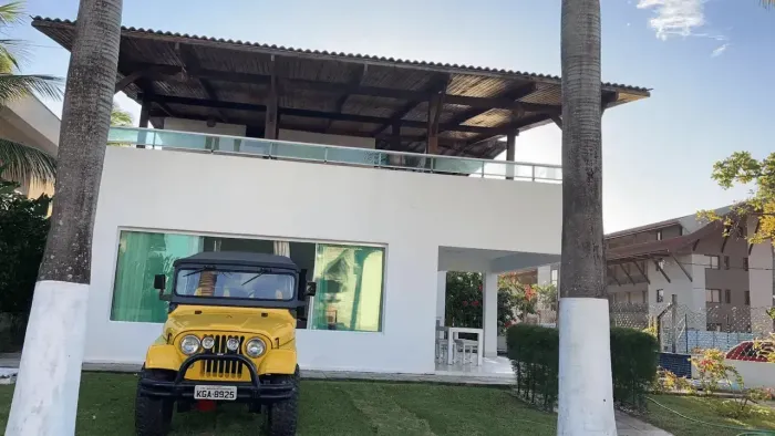 Casa em condomínio beira mar em muro alto, 7 suítes, piscina, 5 vagas