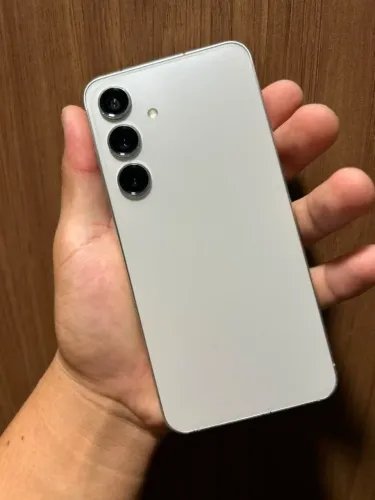Samsung S24