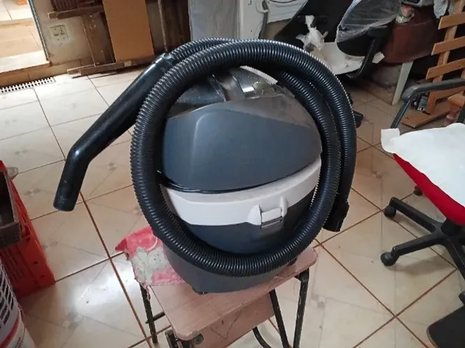 Aspirador de pó semi novo