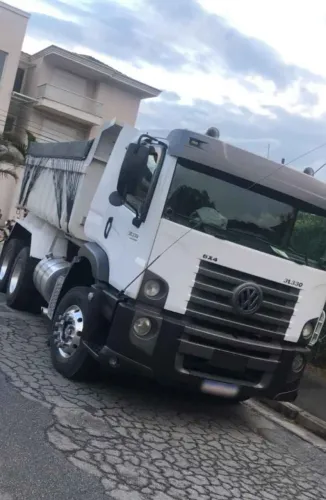 Vw 31.330 Caçamba 6X4 ANO 2015