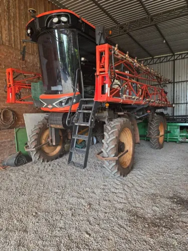 Pulverizador kuhn Boxer 4x4 hidro ano 2018