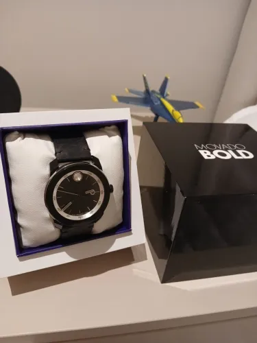 Relógio Movado BOLD TR90 42mm - Swiss Made - Ref. 3601154 + Caixa