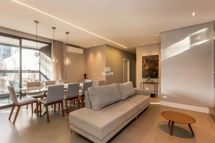 Apartamento com 3 quartos para alugar no Mercês em Curitiba.