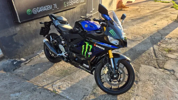 Moto R3 321cc monster