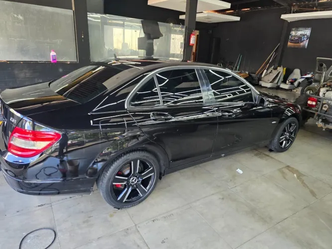 Mercedes-Benz C-180 CGI Classic 1.8 16V 156cv Aut. 2011