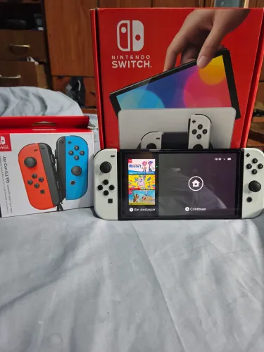 Nintendo Switch OLED Branco 64 GB + Cartão 128 GB + Joy-Con Extras