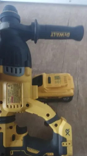Martelete dewalt 20v com bateria 10AH