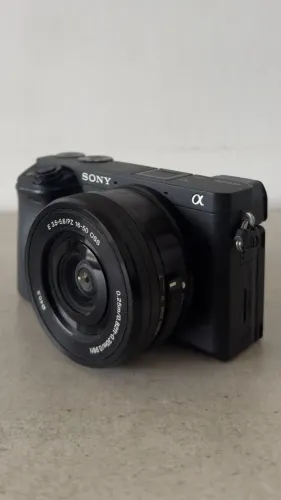 Sony Alpha A6400 + lente 16-50mm + cartão 128GB