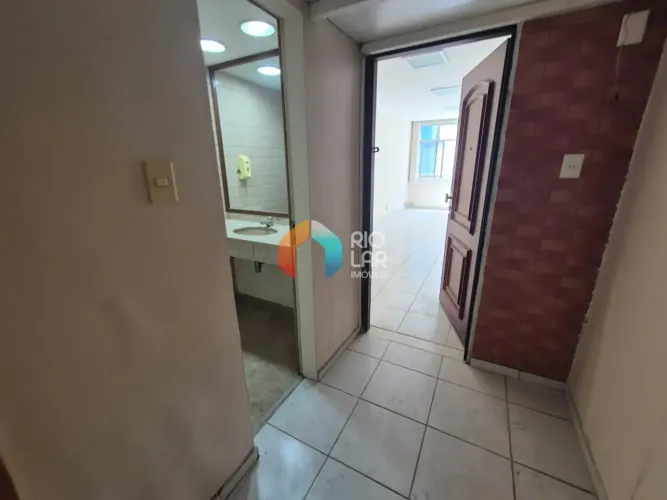Conjugação à Venda em Copacabana, 37 m2, Frente, Perto do Metrô, Praia, Rio de Janeiro, RJ
