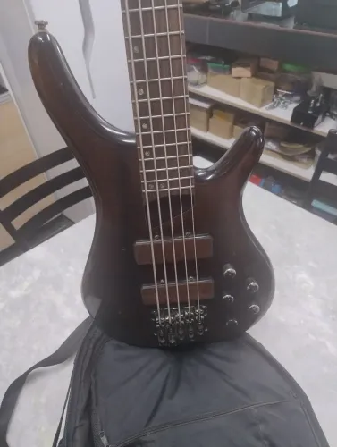 Baixo luthier Ativo 5 cordas (natural)