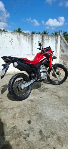 Vendo XRE 2023 ótimo estado recém emplacada
