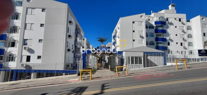 Apartamento de 2 quartos com suíte, 1 vaga de gargem livre na região de Coqueiros.