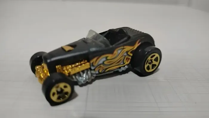 Miniatura Deuce Roadester Hotwheels 1/64 Preto