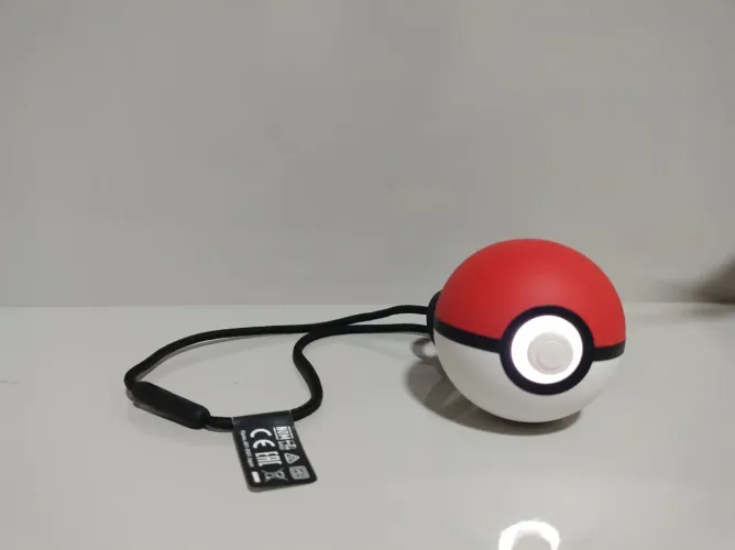 Poke Ball Plus