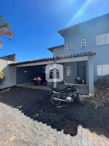 Casa sobrado para locação no bairro Custódio Pereira