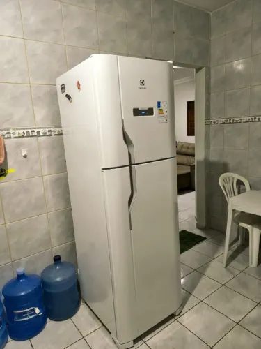 Vende se geladeira Eletrolux 400 litros