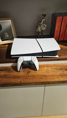 Playstation 5 slim 825 GB