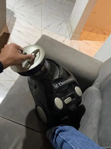 Aspirador de Pó Eletrolux, 127v seminovo
