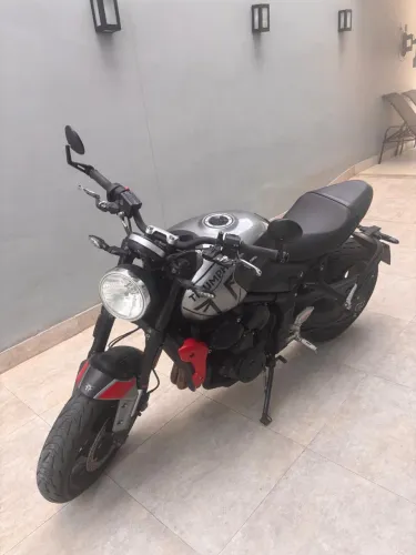 Moto Triumph trident 660 2023
