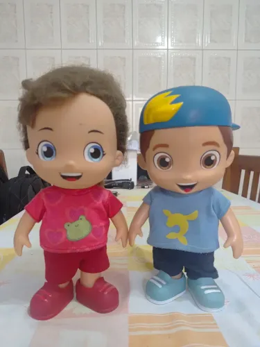 Bonecos Luccas Neto e Gi Neto
