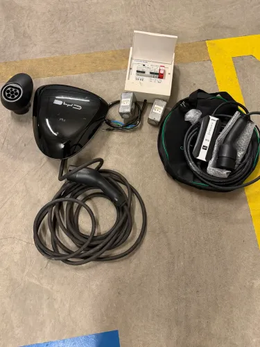 Wallbox completo + carregador portátil novo