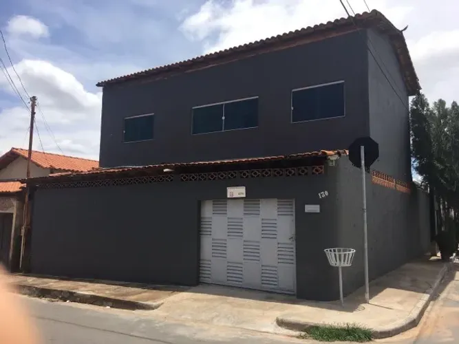 Imóvel com 2 casas independentes em mesmo lote Oportunidade