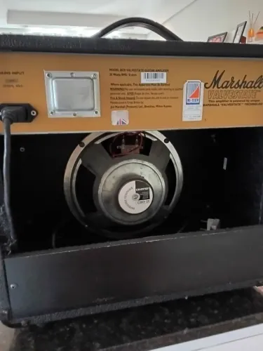 Amplificador de guitarra Marshall Valvestate 20 MODEL 8020