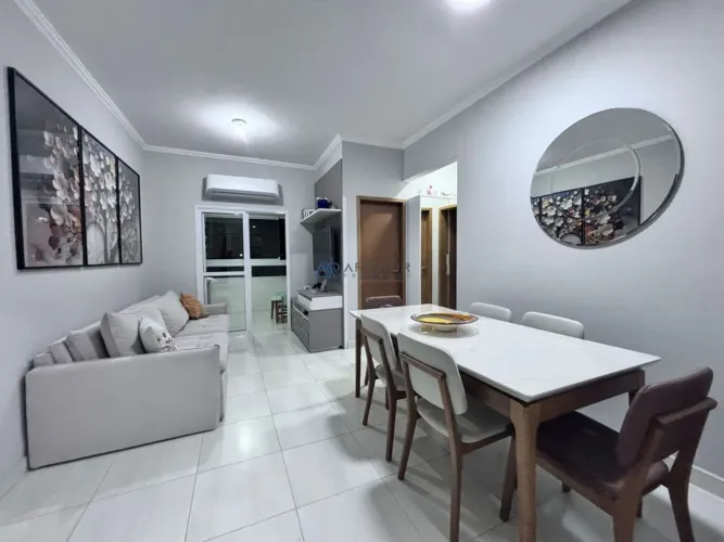 Apartamento mobiliado à venda no Canto do Forte em Praia Grande