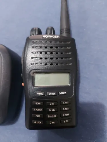 VOYAGER RADIO UHF GP-78