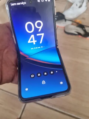 Cel.moto razer 40