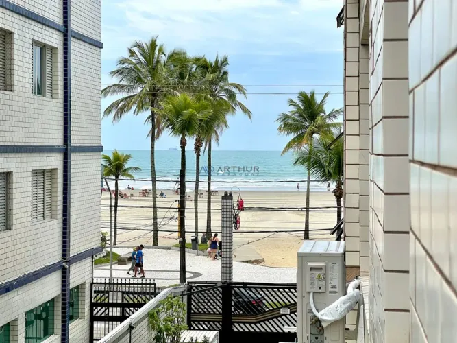 Apartamento à venda em Praia Grande no Canto do Forte com 2 quartos e 70m²