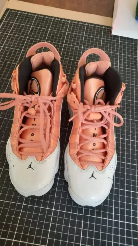 Tênis número 34 Nike Air Jordan