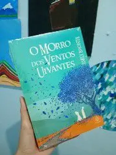 Livro o morro dos ventos uivantes