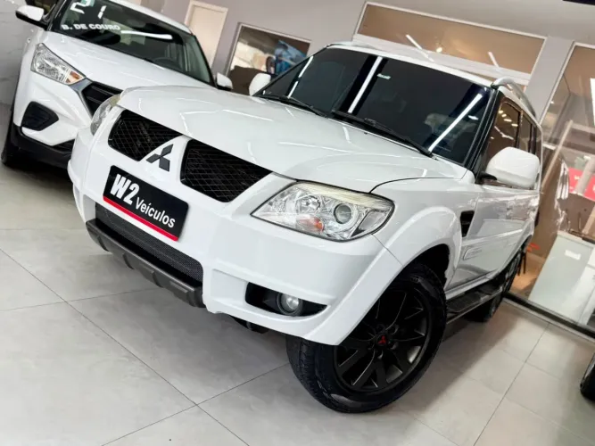 Mitsubishi Pajero TR4 2.0 Flex 16V 4X2 Aut. 2015