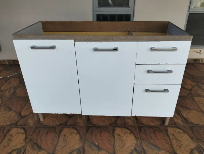 BALCÃO DE PIA BRANCO