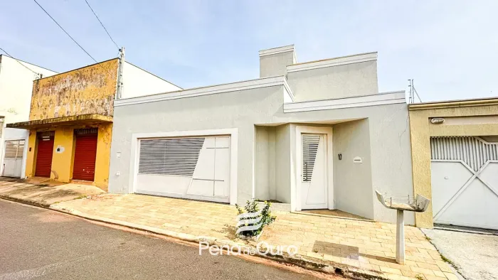 Casa com 3 dormitórios e suíte à venda no bairro Ipanema